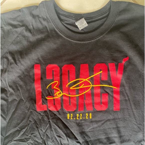 Dwyane Wade Retirement Ceremony T-Shirt - Picture 5 of 5